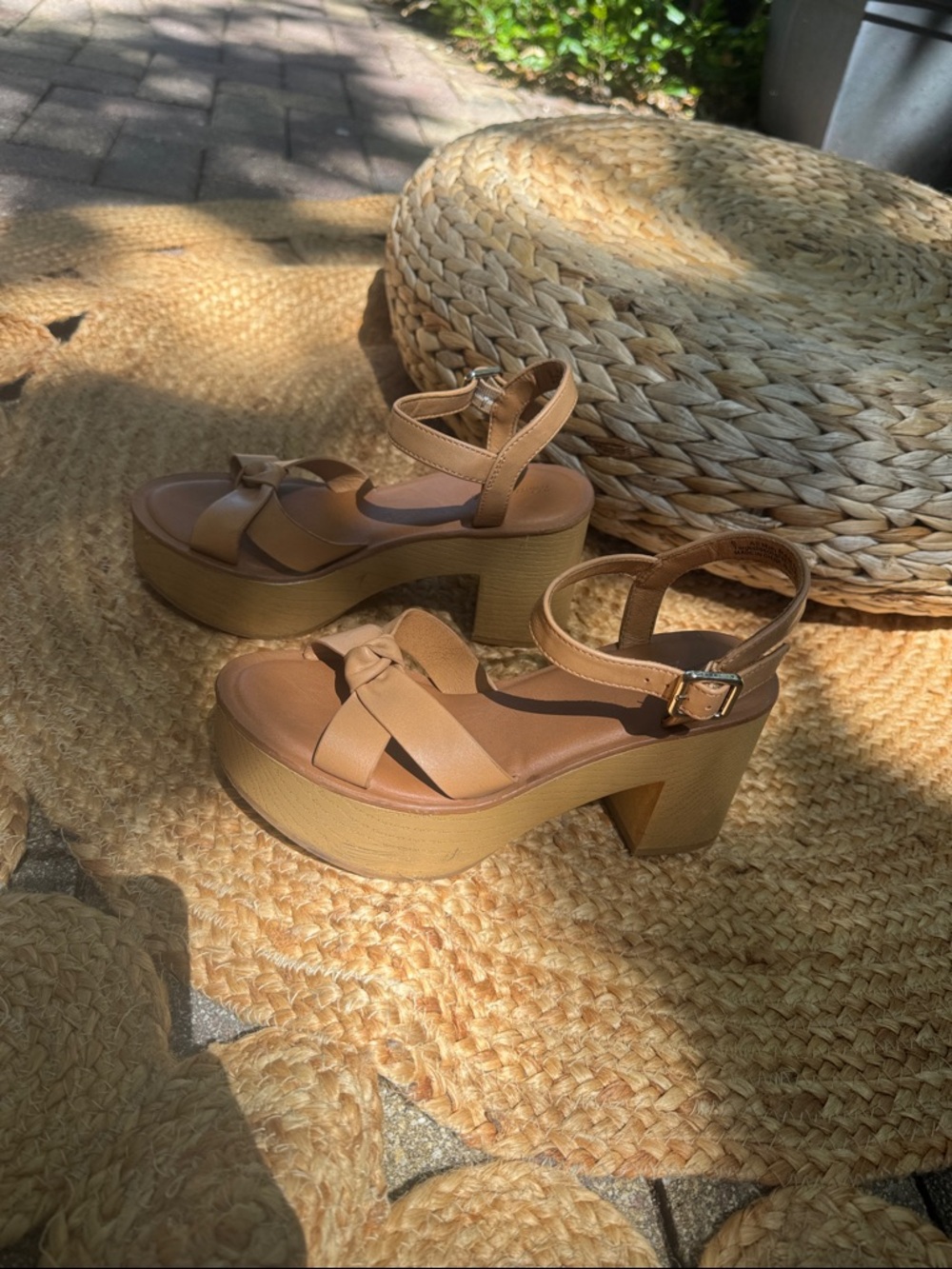 Universal Thread Chunky Tan Platform Sandals with Knot Strap
